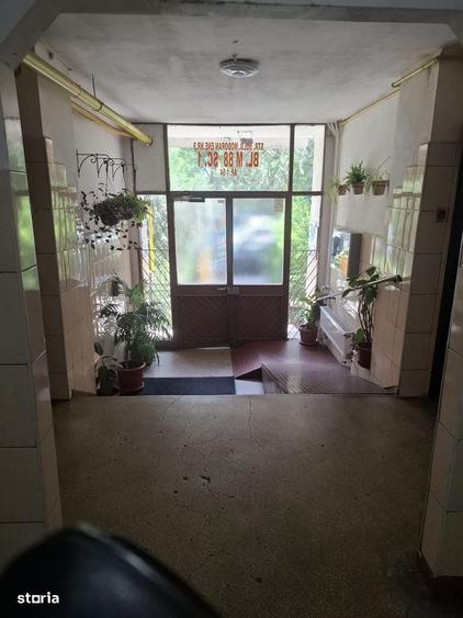 Apartament cu 3 camere semidecomandat în Central
