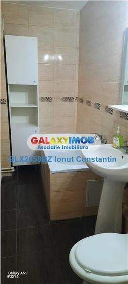 Apartament cu 3 camere decomandat în 1 Decembrie