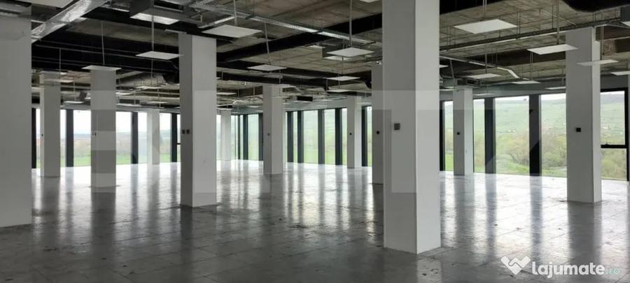 Spațiu comercial, de 321 mp, în Florești