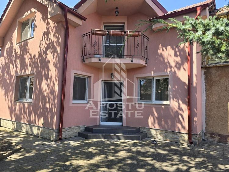 Casă individuală cu 4 camere cu Canalizare în Ultracentral