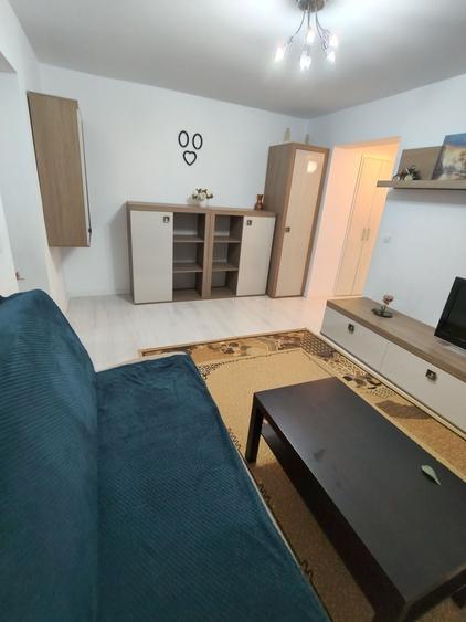 Apartament cu 2 camere decomandat în Aleea Trandafirilor