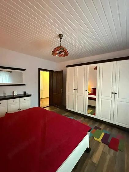 Casă cu 5 camere cu Teren 3885 Mp în Izgar