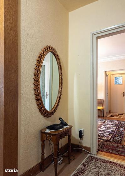 Apartament cu 3 camere semidecomandat în Mazepa 1