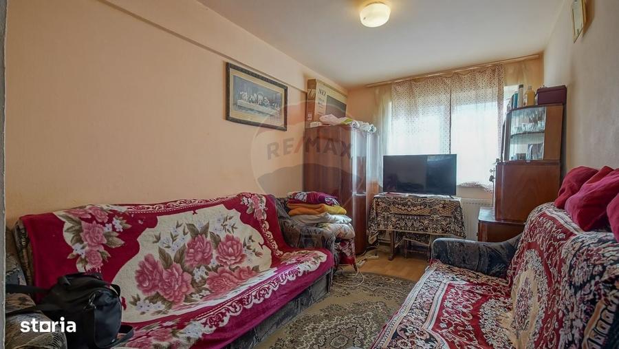 Apartament cu 4 camere în Stupini
