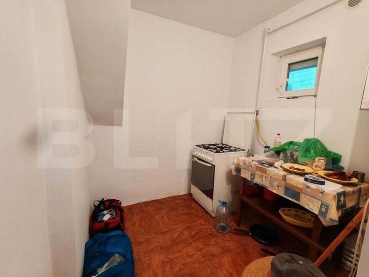 Casă cu 4 camere cu Teren 1700 Mp în Surduc