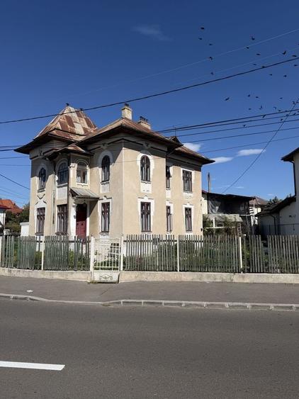 Casă cu 4 camere în Central