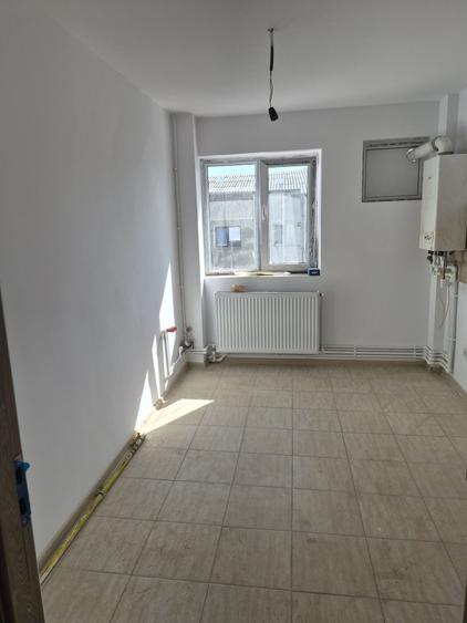 Apartament cu 3 camere semidecomandat în Ultracentral