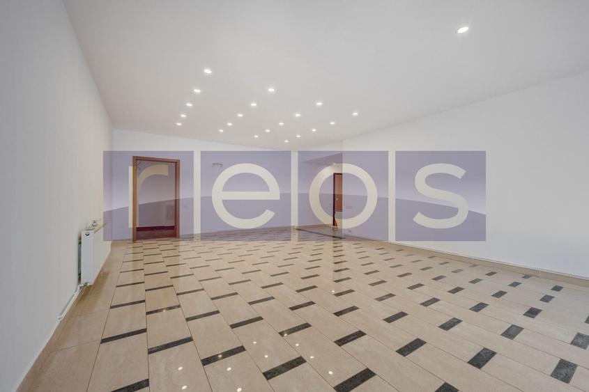 Apartament cu 4 camere decomandat în Primăverii