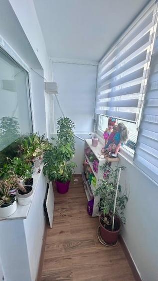 Apartament cu 3 camere semidecomandat, mobilat în Pantelimon