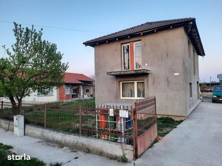 Casă cu 4 camere cu Teren 680 Mp în Micula