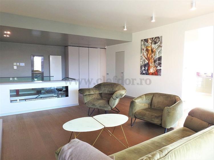 Apartament cu 4 camere decomandat, mobilat în Iancu Nicolae