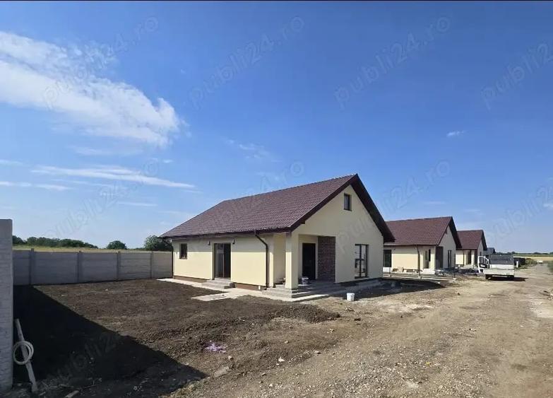 Casă cu 3 camere cu Teren 380 Mp în Dascălu