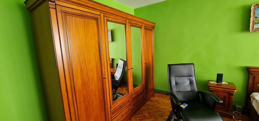 Apartament cu 3 camere decomandat în Central