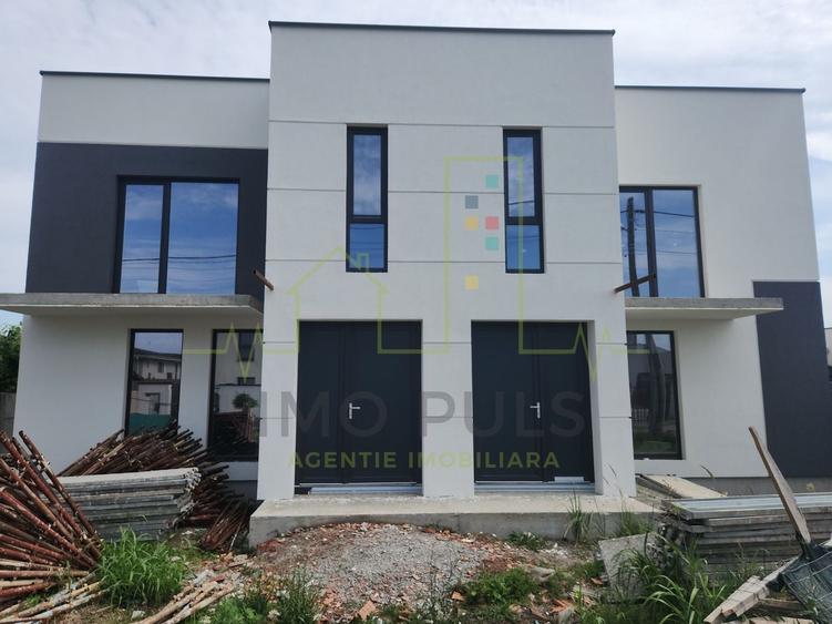 Duplex cu 4 camere cu Canalizare în Dumbrăvița