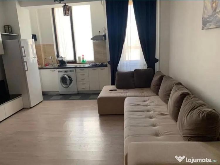 Apartament cu 2 camere semidecomandat, mobilat în Elvila