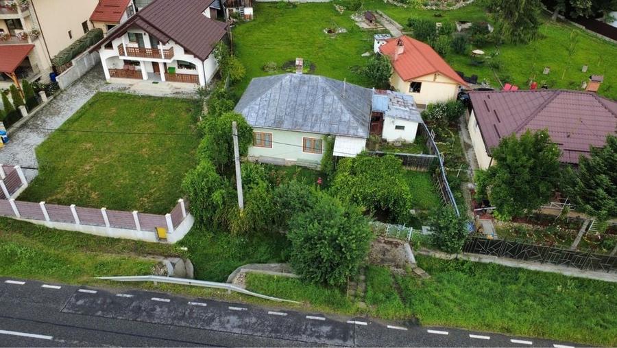 Casa cu teren 810 mp semicentral Slanic Moldova - 2