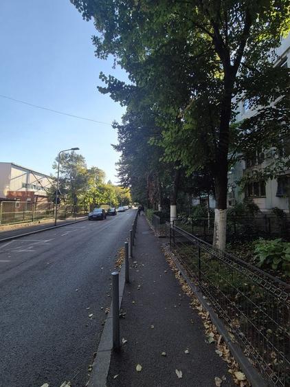 Apartament cu 2 camere decomandat, mobilat în Berceni