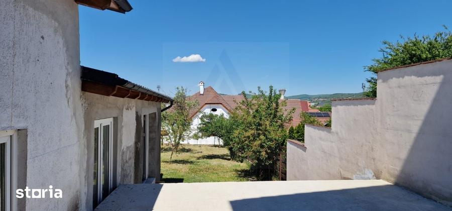 Casă cu 5 camere cu Teren 460 Mp în Trei Stejari