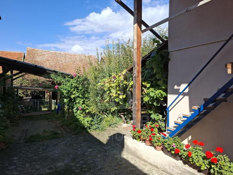 Casă individuală cu 3 camere cu Canalizare în Cornățel