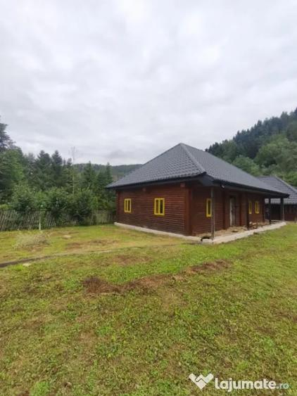 Casă cu 5 camere cu Teren 1250 Mp în Marginea