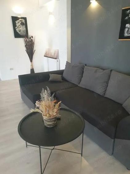 Apartament cu 3 camere decomandat, mobilat în Central