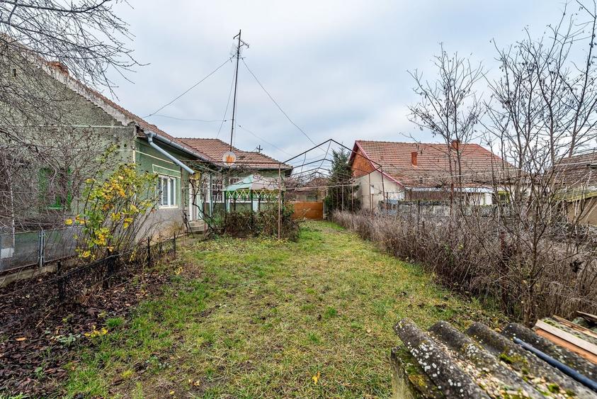 Casă individuală cu 3 camere cu Canalizare în Dorobanți