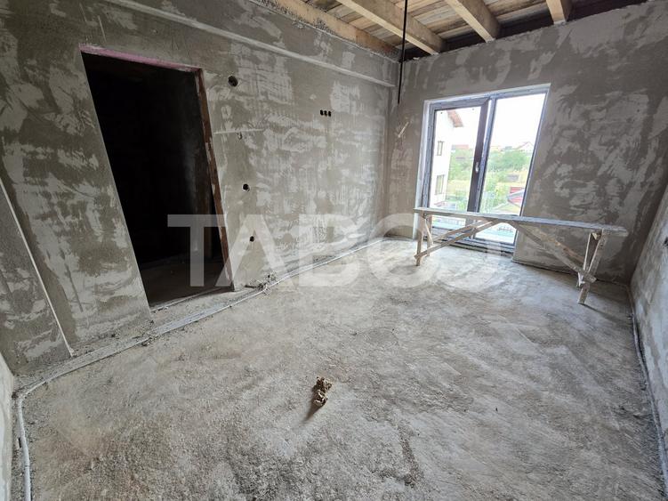 Duplex cu 4 camere cu Canalizare în Șelimbăr