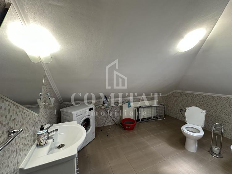 Casă cu 3 camere cu Canalizare în Ultracentral