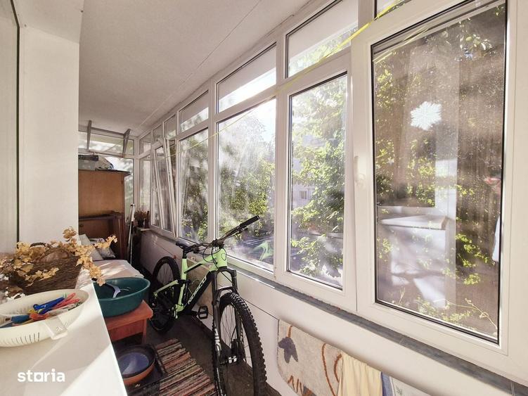 Apartament cu 3 camere semidecomandat în Mărăței