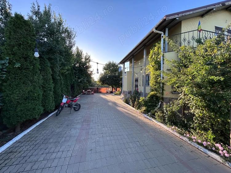 Casă cu 5 camere cu Teren 1289 Mp în Amara