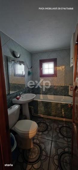 Apartament cu 4 camere decomandat, mobilat în Micro 3