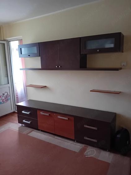 Apartament cu 2 camere decomandat în Berceni