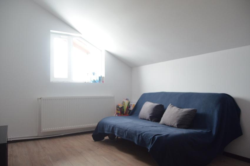 Apartament cu 2 camere decomandat în Bușteni
