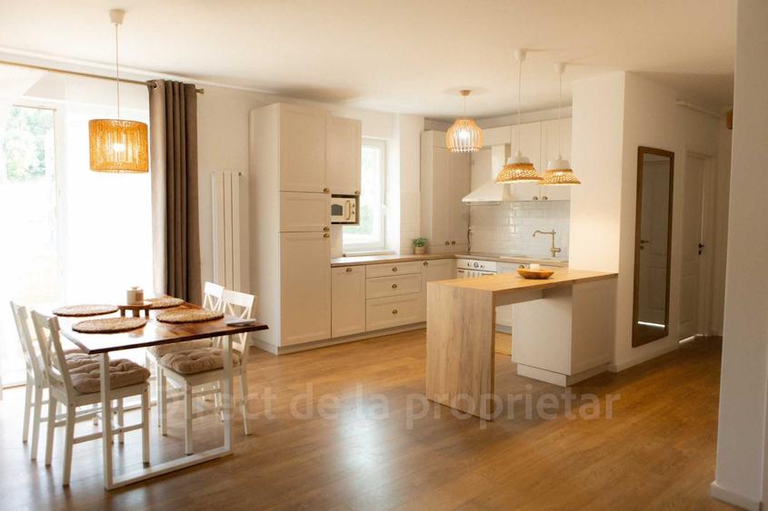 Apartament cu 3 camere decomandat în Florești