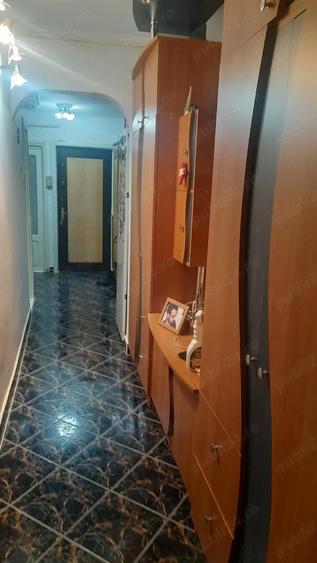 Apartament cu 3 camere decomandat, mobilat în Central