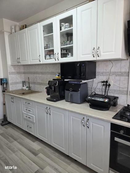 Apartament cu 3 camere decomandat în Progresul