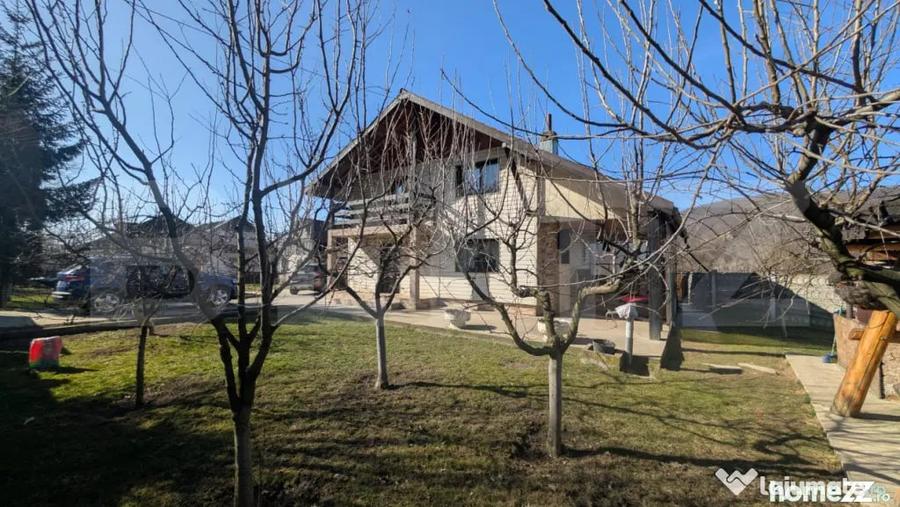 Casă cu 3 camere cu Teren 600 Mp în Central