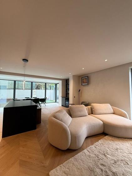Apartament cu 4 camere în Iancu Nicolae