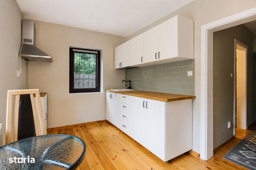 Casă cu 6 camere cu Teren 330 Mp în Opler