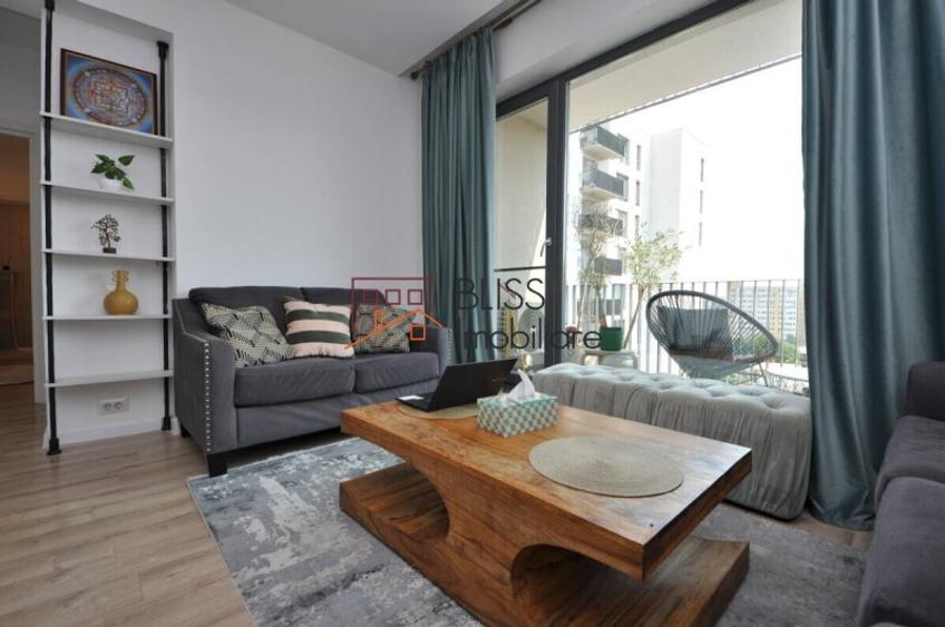 Apartament cu 3 camere semidecomandat în Titan