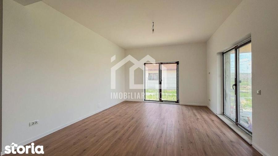 Casă cu 4 camere cu Teren 750 Mp în Jucu