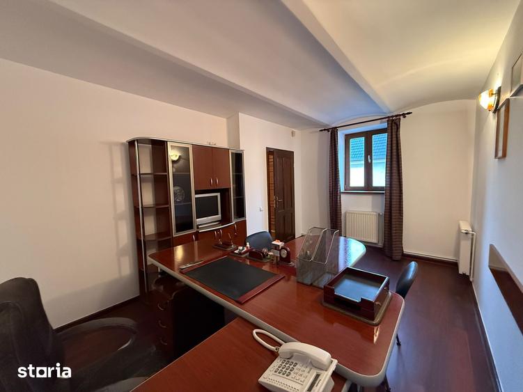Spațiu comercial, de 90 mp, în Central