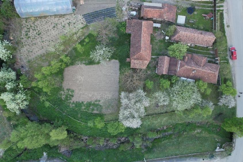 Casă individuală cu 5 camere cu Teren 2100 Mp în Ghinești