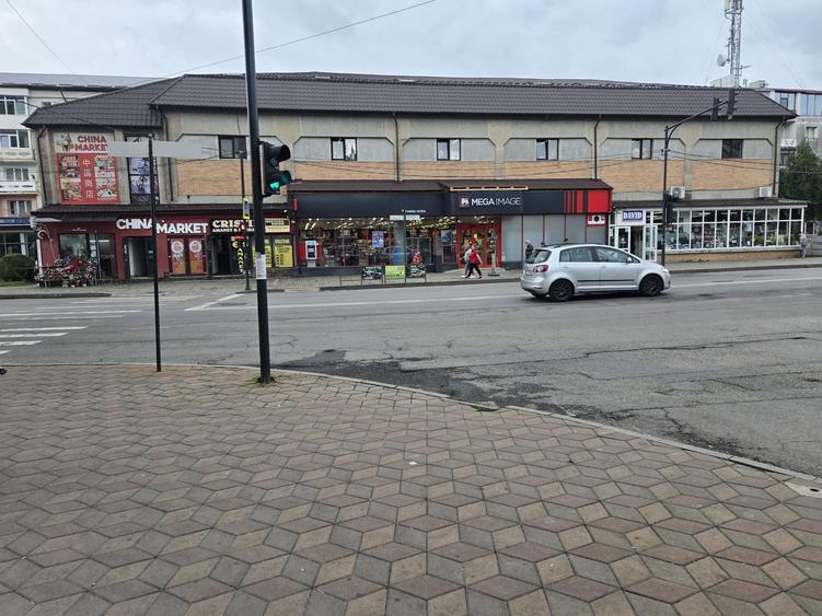Spațiu comercial, de 350 mp, în Central