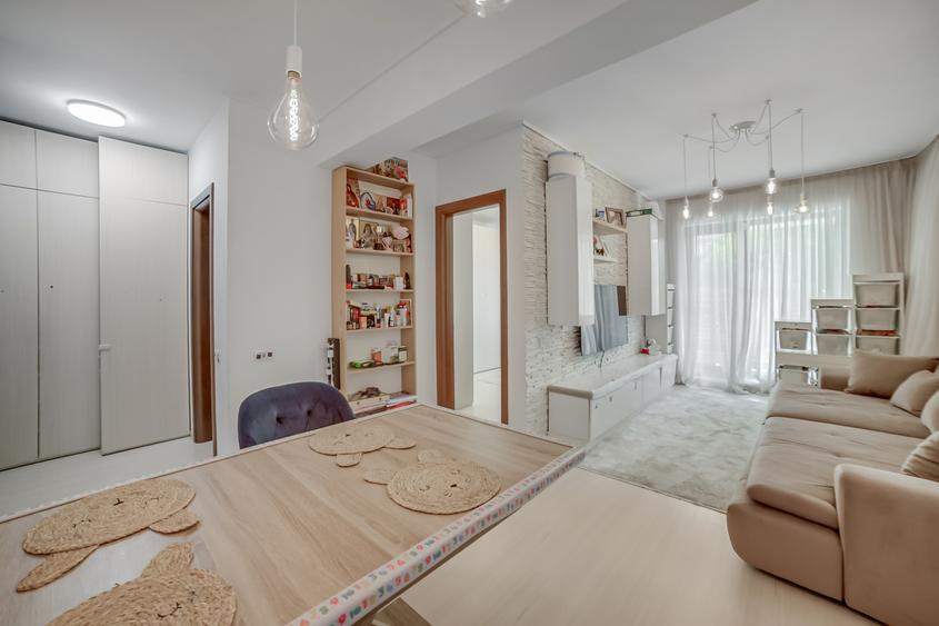 Apartament cu 4 camere decomandat, mobilat în Sisești