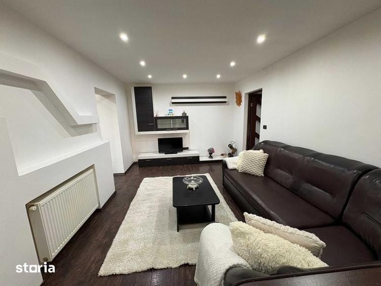 Apartament cu 3 camere semidecomandat în Tolstoi