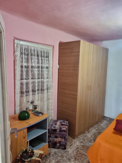 Casă individuală cu 3 camere cu Canalizare în Rahova