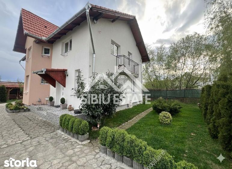 Casă cu 4 camere cu Teren 400 Mp în Central