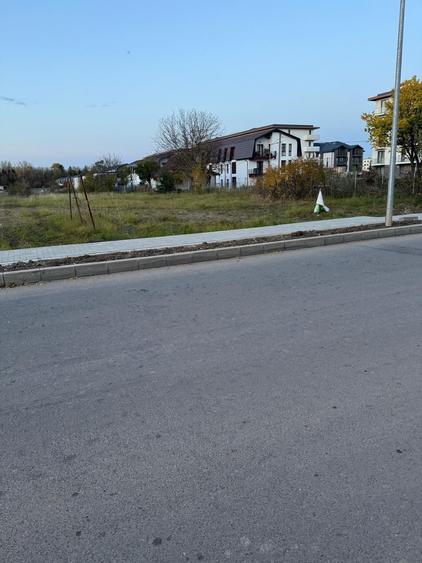 Spațiu comercial, în Tractorul
