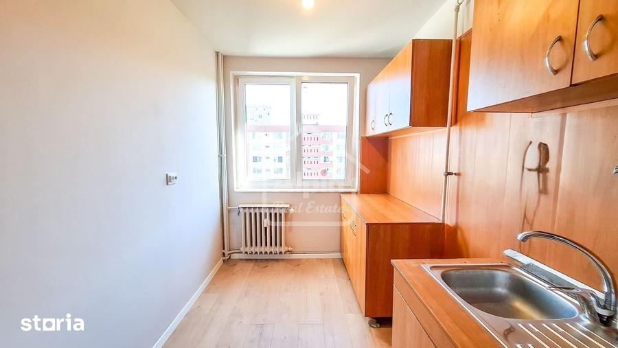 Apartament cu 2 camere semidecomandat în Centrul Civic